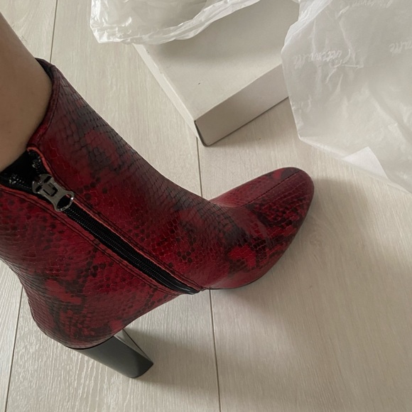 L’intervalle red and black snake print boots size 38 - Picture 6 of 10